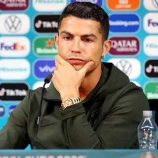 La coincidencia de un gesto de Cristiano Ronaldo y la pérdida de US$4.000 millones en bolsa de Coca-Cola