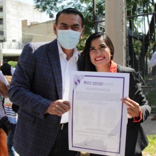 Citlalli Amaya, Salvador Zamora y Ricardo Morales reciben constancia