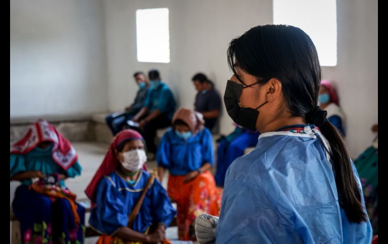 Integrantes de 16 comunidades de los municipios de Mezquitic y Bolaños acudieron a recibir el inmunizante. ESPECIAL / Secretaría de Salud Jalisco