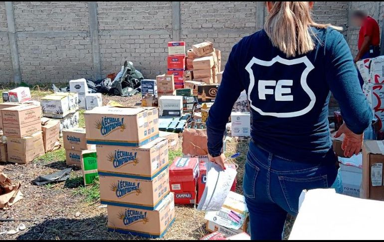 La mercancía asegurada forma parte del robo de un camión rabón Frigthliner cargado con 830 cajas de diversas marcas de licor. ESPECIAL / Fiscalía de Jalisco
