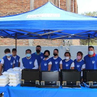 Entregan equipos de cómputo en comunidades de Tlajomulco