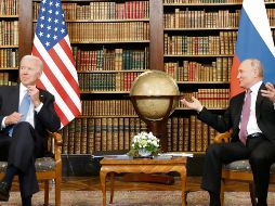 Joe Biden y Vladimir Putin, durante la cumbre entre EU y Rusia en Villa La Grange. EFE/D. Balibouse