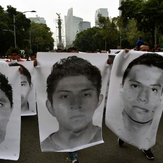 AMLO promete justicia tras identificar restos del tercer estudiante de Ayotzinapa