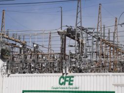 La disputa ocurre en medio de la reforma eléctrica que se promulgó México en mayo pasado, suspendida en el Poder Judicial, que prioriza las plantas de la CFE sobre las privadas de renovables. SUN/ARCHIVO