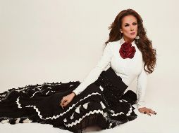 Edith Márquez. La actriz y cantante se siente feliz por participar en la pelea de Julio César Chávez. ESPECIAL