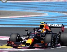 ''Checo'' terminó por detrás de Valtteri Bottas y Lewis Hamilton de Mercedes, y de su compañero de Red Bull Max Verstappen. AP / F. Mori