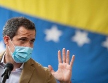 El opositor venezolano Juan Guaidó ofrece una rueda de prensa este viernes, en Caracas. EFE/ R. Peña