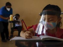 La próxima semana se dará a conocer el calendario escolar 2021-2022. AP/Archivo