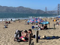 Anticipan que se pueden superar varias temperaturas récord este mismo sábado, especialmente en California, Nevada y Arizona, los estados más golpeados por la ola de calor. EFE / M. Arcas