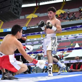 Johan Álvarez, sobrino de “Canelo”, debuta con nocaut