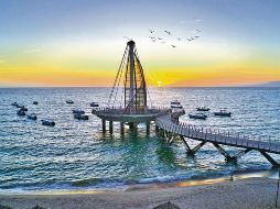 Atardecer desde el malecón de Puerto Vallarta. CORTESÍA/OCV Puerto Vallarta