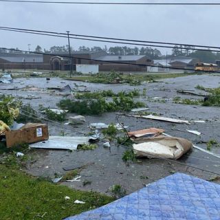 Mueren al menos 12 personas en EU por la tormenta tropical "Claudette"