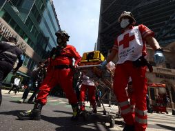 Personal de la Cruz Roja participa este lunes en el simulacro de sismo en la Ciudad de México. SUN/D. Sánchez