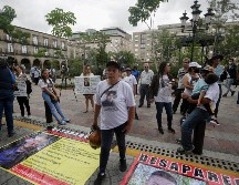 En el pliego petitorio entregado se solicitaba una reunión con las autoridades estatales para que se comprometan a cumplir las leyes en materia de desaparecidos. EL INFORMADOR / F. Atilano