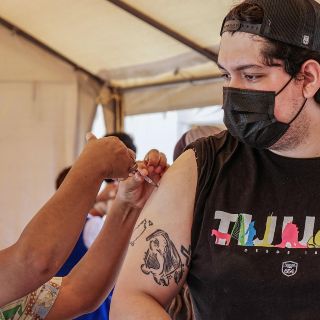 COVID-19: México acumula 50 millones de dosis de vacunas, informa Ebrard