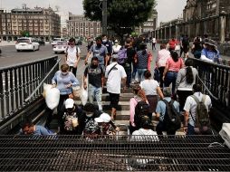 La Ciudad de México, el foco de la pandemia, acumula el 19.1 % de todos los decesos a nivel nacional. EFE/C. Ramírez