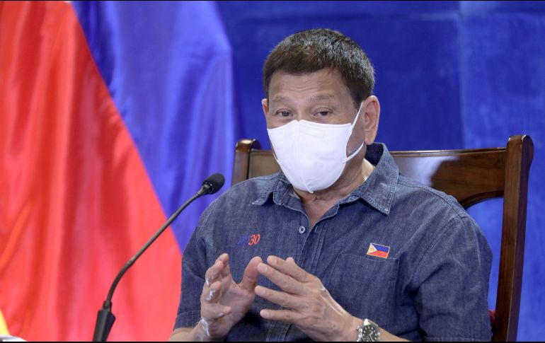 Duterte señaló que buscará los resortes legales dentro de la ley de emergencia vigente para buscar la manera de obligar a la población a recibir la vacuna. AP / ARCHIVO