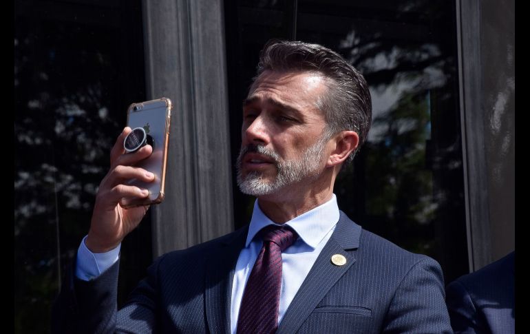 Sergio Mayer fue quien acompañó a Ginny Hoffman y su hija Alexa a realizar la denuncia. NTX/ARCHIVO