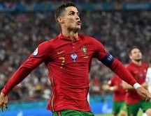 Ronaldo se convirtió en el primer jugador de la historia en disputar cinco fases finales de la Eurocopa y también es el que más encuentros ha jugado en el torneo continental. EFE/T. Illyes