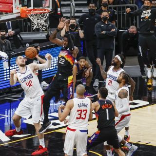 Suns vencen a Clippers y toman ventaja en la serie del Oeste