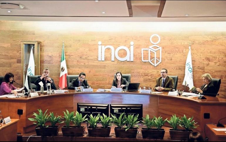 López Obrador criticó que el INAI tiene un presupuesto de casi mil millones de pesos al año y 