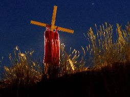 Un memorial cerca del internado en Kamloops, en la Columbia Británica, donde se localizaron los restos de 215 niños. AFP/ARCHIVO
