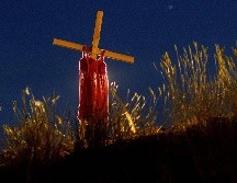 Un memorial cerca del internado en Kamloops, en la Columbia Británica, donde se localizaron los restos de 215 niños. AFP/ARCHIVO