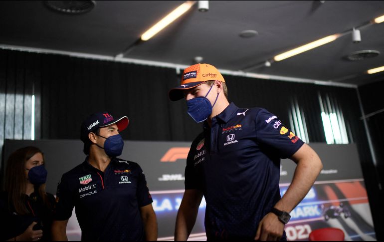 ''Todo va muy bien. A 'Checo' ya lo conocía de antes y ahora estoy muy contento de trabajar con él'', dice el holandés. AFP / C. Bruna