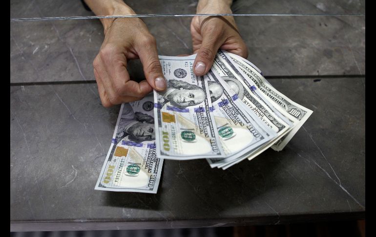 EL precio del dólar disminuye 27 centavos con relación al miércoles, la cotización intradía mas baja desde el pasado 15 de junio. EL INFORMADOR/ARCHIVO