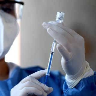 Vacuna COVID Jalisco: Abren registro para segunda dosis a mayores de 50 años en la ZMG