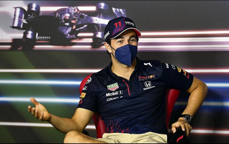 Sergio Pérez luce relajado tras los buenos resultados obtenidos. EFE/C. Bruna