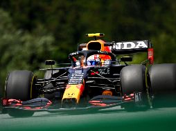 ''Checo'' terminó en el lugar 13 en la primera práctica. AFP / J. Klamar