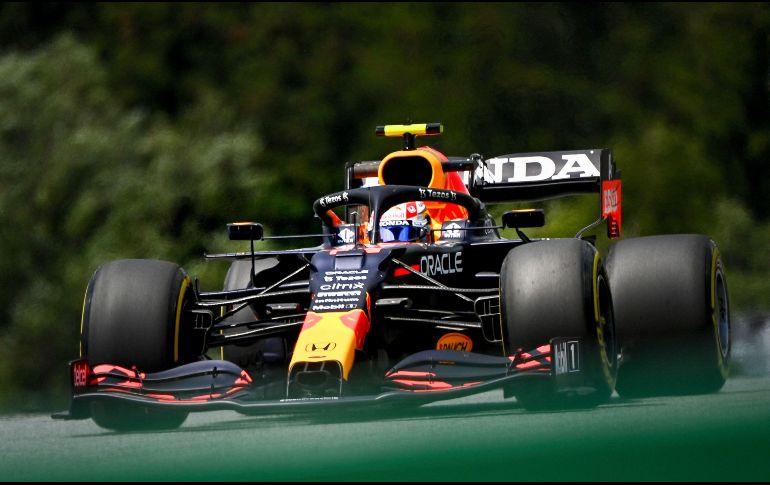 ''Checo'' terminó en el lugar 13 en la primera práctica. AFP / J. Klamar