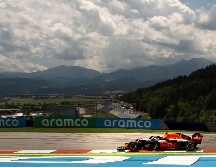 ''Checo'', en su primera ronda de ensayos terminó en el lugar 13, mientras que en su segunda oportunidad, apenas pudo escalar al noveno sitio. AFP / J. Klammar