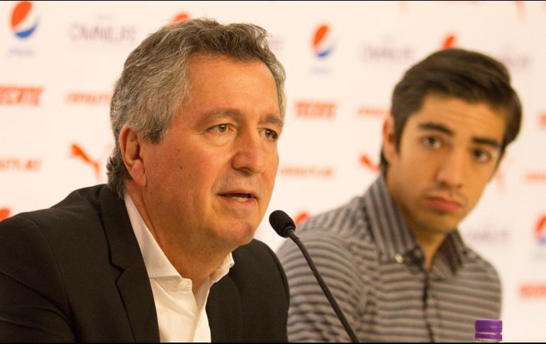 Uno de los videos que más ha causado revuelo en redes sociales es un regaño de Jorge Vergara en el vestidor del Akron. Imago7