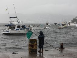 La tormenta “Enrique” se formó la madrugada de este viernes frente a las costas del estado de Guerrero. EFE / D. Guzmán