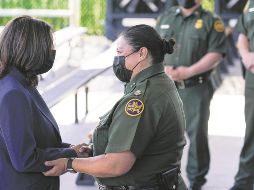 Kamala Harris. La funcionaria estuvo con agentes de la Patrulla Fronteriza. EFE/Y. GRIPAS