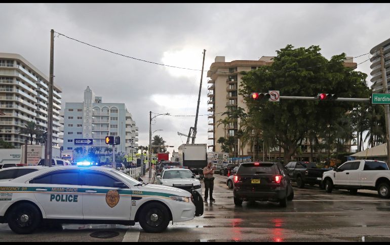 El derrumbe parcial de un edificio de apartamentos en Miami ha dejado hasta la fecha una decena de muertos y 151 desaparecidos. AP/E.Michot