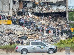 Cincuenta y cinco de los 136 apartamentos del edificio se transformaron en segundos en una montaña de escombros. EFE/C. Herrera