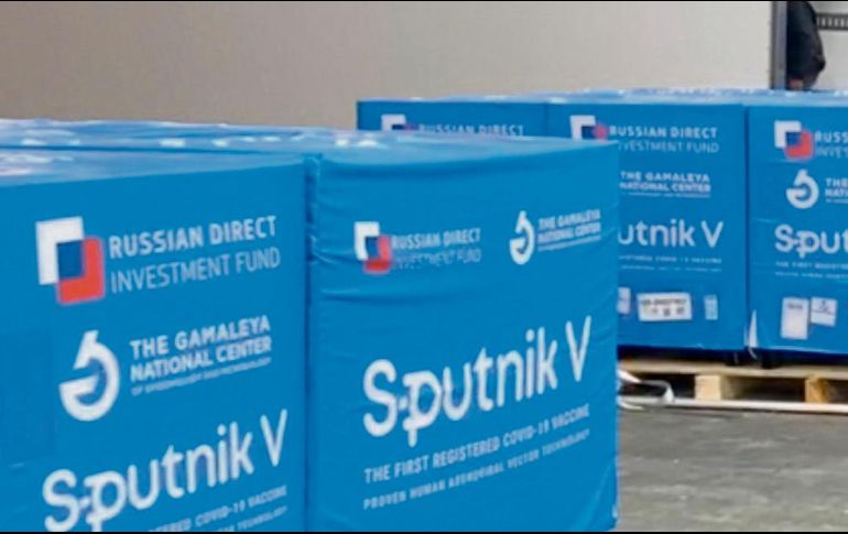 La autoridad refiere que el envasado de Sputnik V en México ayudará a garantizar el abastecimiento en el país. ESPECIAL