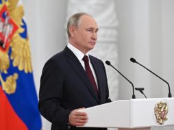 NUEVAS MEDIDAS. El Gobierno de Rusia implementó que solo las personas vacunadas podrán asistir a restaurantes, bares y eventos masivos, al menos en Moscú. EFE