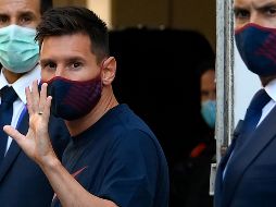 Con lo que percibe de sueldo Messi en un año podría comprar dos pasajes para irse en vuelo privado a la luna, valuado en 40 millones cada uno. AFP / ARCHIVO