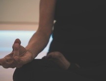 Desde el inicio de la pandemia en marzo de 2020, se ha dado un aumento de un 101% en las reproducciones de playlists de meditación dentro del servicio de HiFi de Deezer. ESPECIAL / Photo by JD Mason on Unsplash