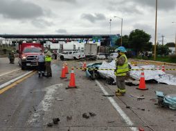 El accidente registrado la tarde de ayer martes provocó la muerte de cuatro personas. ESPECIAL / @PCJalisco