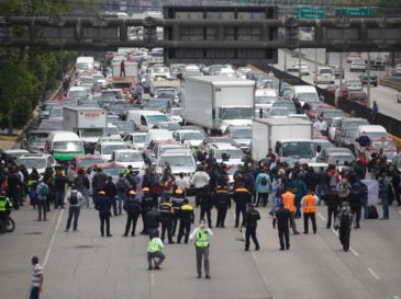 Entre sus protestas mencionan que no son partidistas solo buscan la atención médica que sus hijos necesitan. SUN
