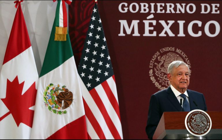 PACTO. El Presidente mexicano durante el acto de la firma del acuerdo. EFE