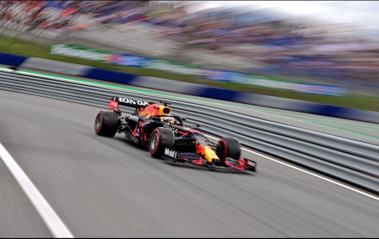Max Verstappen en el primer ensayo del Gran Premio de Austria. AFP/A. Isakovic
