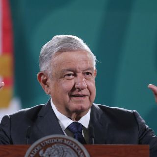 AMLO defiende su encuesta en la que sacó 6.7