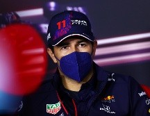 De cara a la carrera del domingo, ''Checo'' Pérez aseguró que las prácticas de este día fueron de gran aprendizaje y luchará por retomar una buena. EFE / D. Istitene
