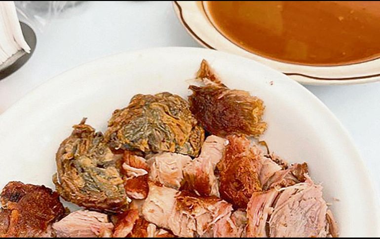 Delicia. Orden mediana de birria. ESPECIAL